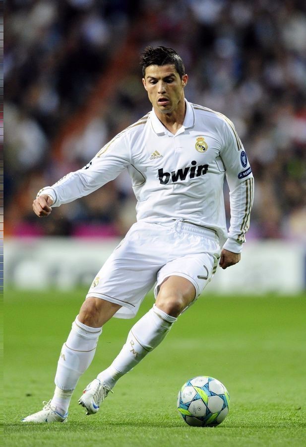 迪乌夫：过去我从没踢过右路，但只要能帮助球队我都愿意去做