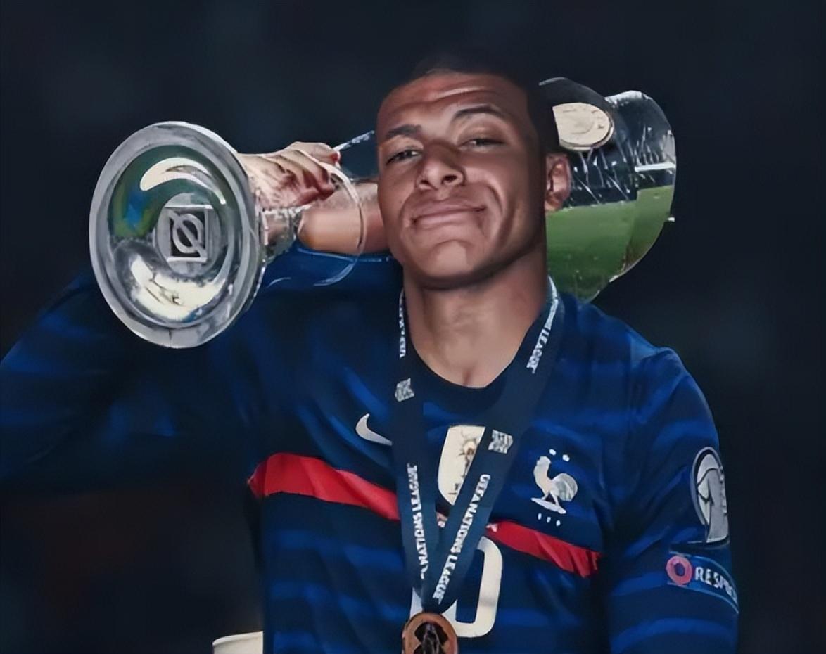 英超：利物浦4-0大胜埃弗顿（英超：利物浦4-0完胜埃弗顿）