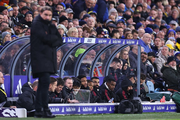 绽放北京足球披金挂银女足、青训、群众赛事均创佳绩（北京足球捷报频传：女足争金夺银，青训与群众赛事齐创佳绩）